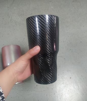Vaso aislado Doble-pared de acero inoxidable de la fibra de carbono a estrenar para las bebidas calientes/frías de la taza de la taza de café/cerveza